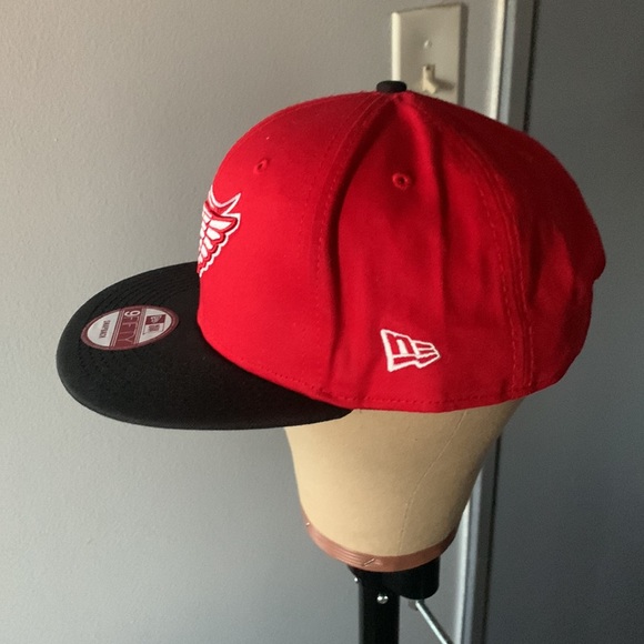 New Era Detroit Red Wings SnapBack Cap NEW - Picture 2 of 6